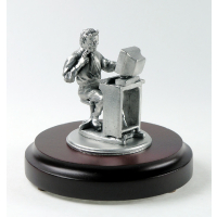 Miniatur EDV-Mann auf rundem Sockel