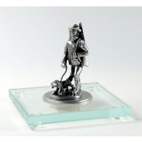 Miniatur Jäger mit Hund auf Glassockel