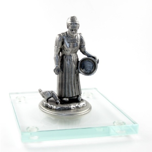 Miniatur Landwirtin auf Glassockel