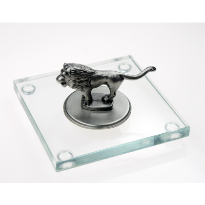 Miniatur Löwe auf Glassockel