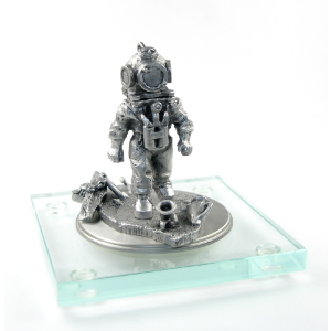 Miniatur Taucher auf Glassockel