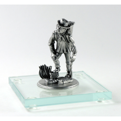 Miniatur Winzer mit Spazierstock auf Glassockel