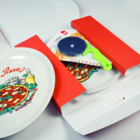Geschenkset Pizzateller mit Pizzaschneider in Geschenk-Box rot