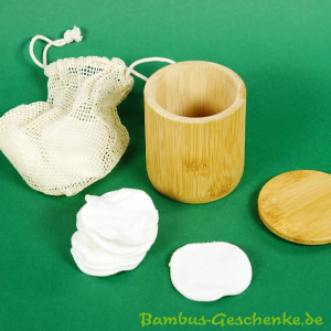 Bambusfasern-Abschmink-Pads im Bambusbehälter mit Wäschebeutel