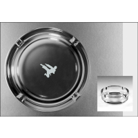 Glas-Aschenbecher "Karatekämpfer"