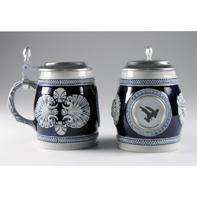 Keramik-Bierkrug blau "Karatekämpfer"